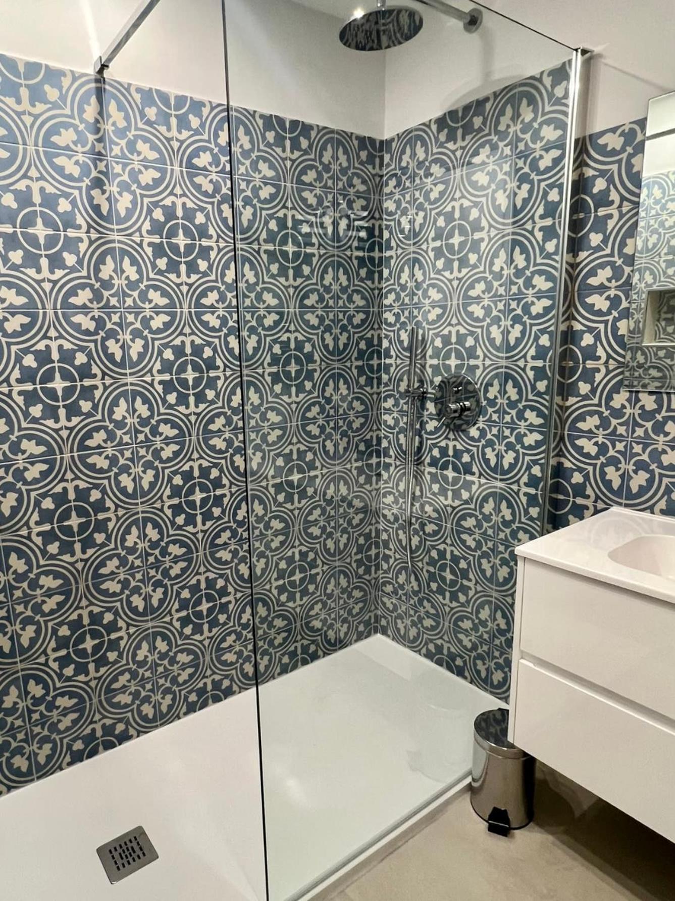 Risso - One Bedroom With Pool, Newly Renovated In Spring 2024 Nizza Esterno foto